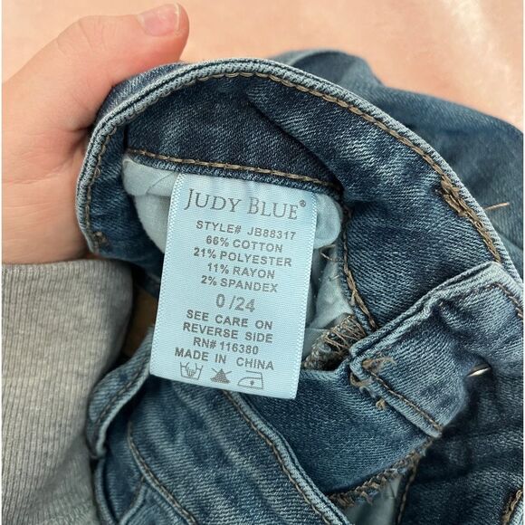Judy Blue Jeans Lightly Distressed Size 0 Waist 24 - Picture 4 of 7